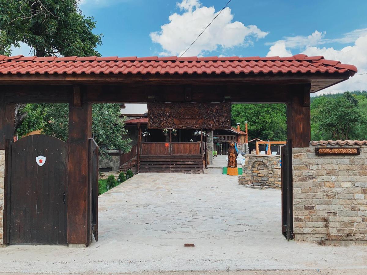 Карамановите Къщи Apriltsi  Luaran gambar