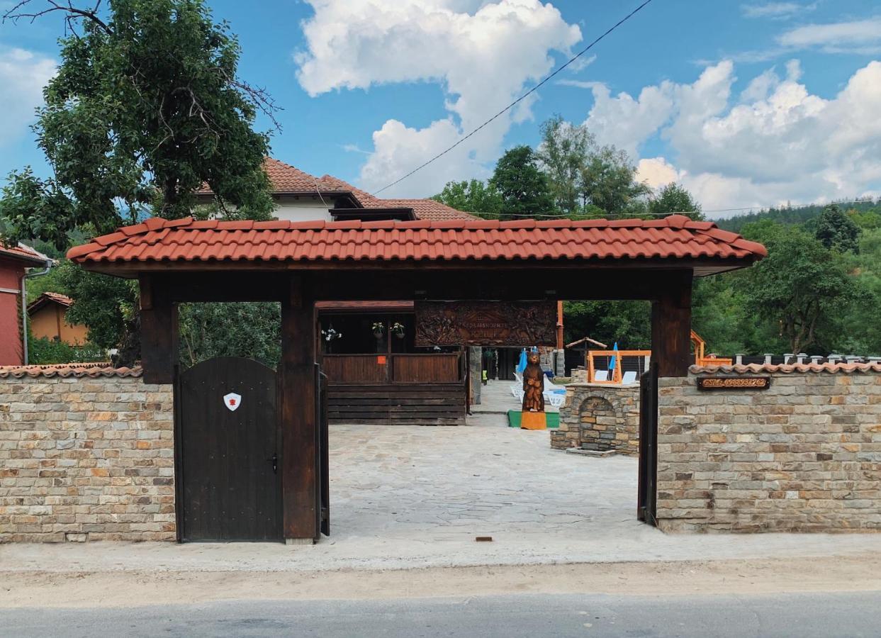 Карамановите Къщи Apriltsi  Luaran gambar